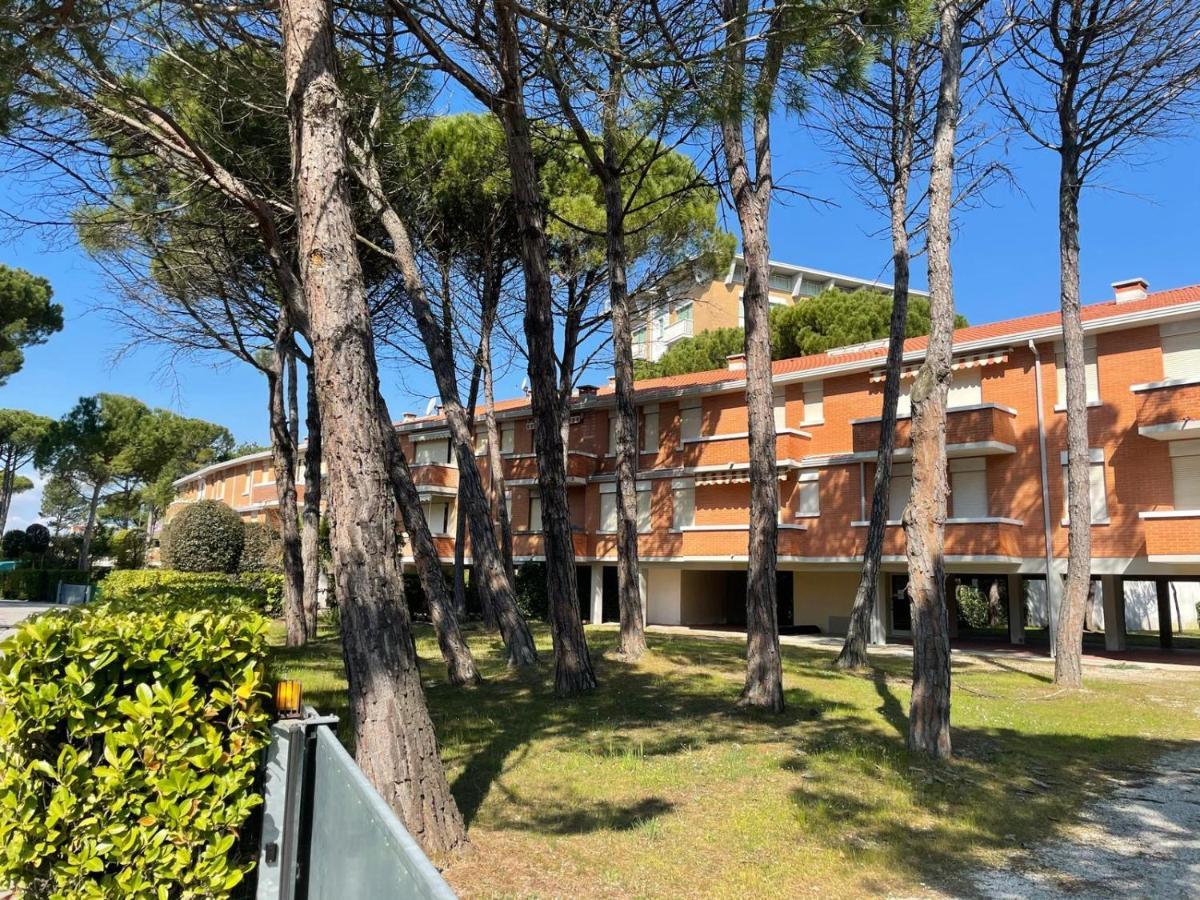 Condominio Splendid Bibione Eksteriør billede